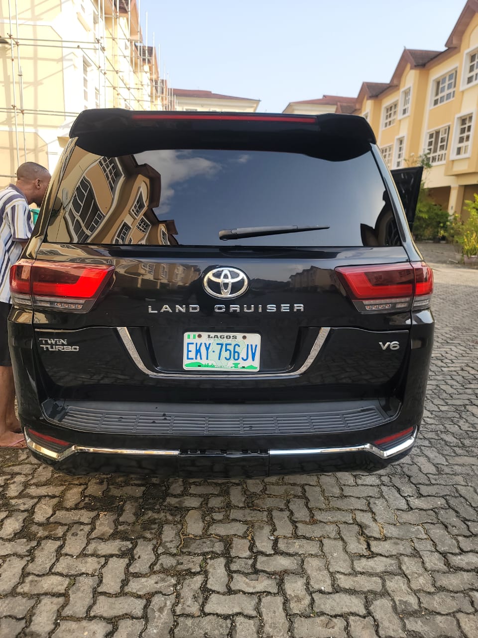Land Cruiser rear badge detail, Twin Turbo V6